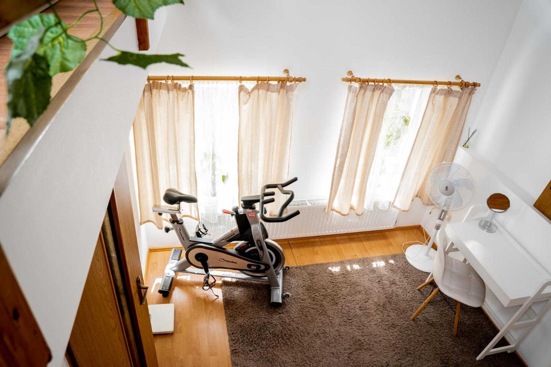 Anna'S Guesthouse Cluj-Napoca Ngoại thất bức ảnh