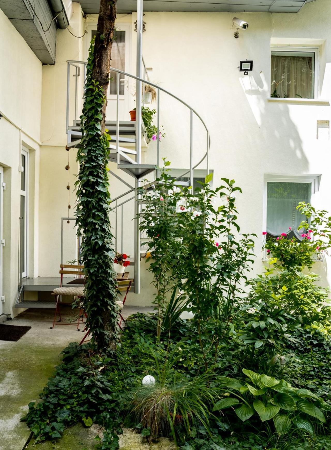 Anna'S Guesthouse Cluj-Napoca Ngoại thất bức ảnh