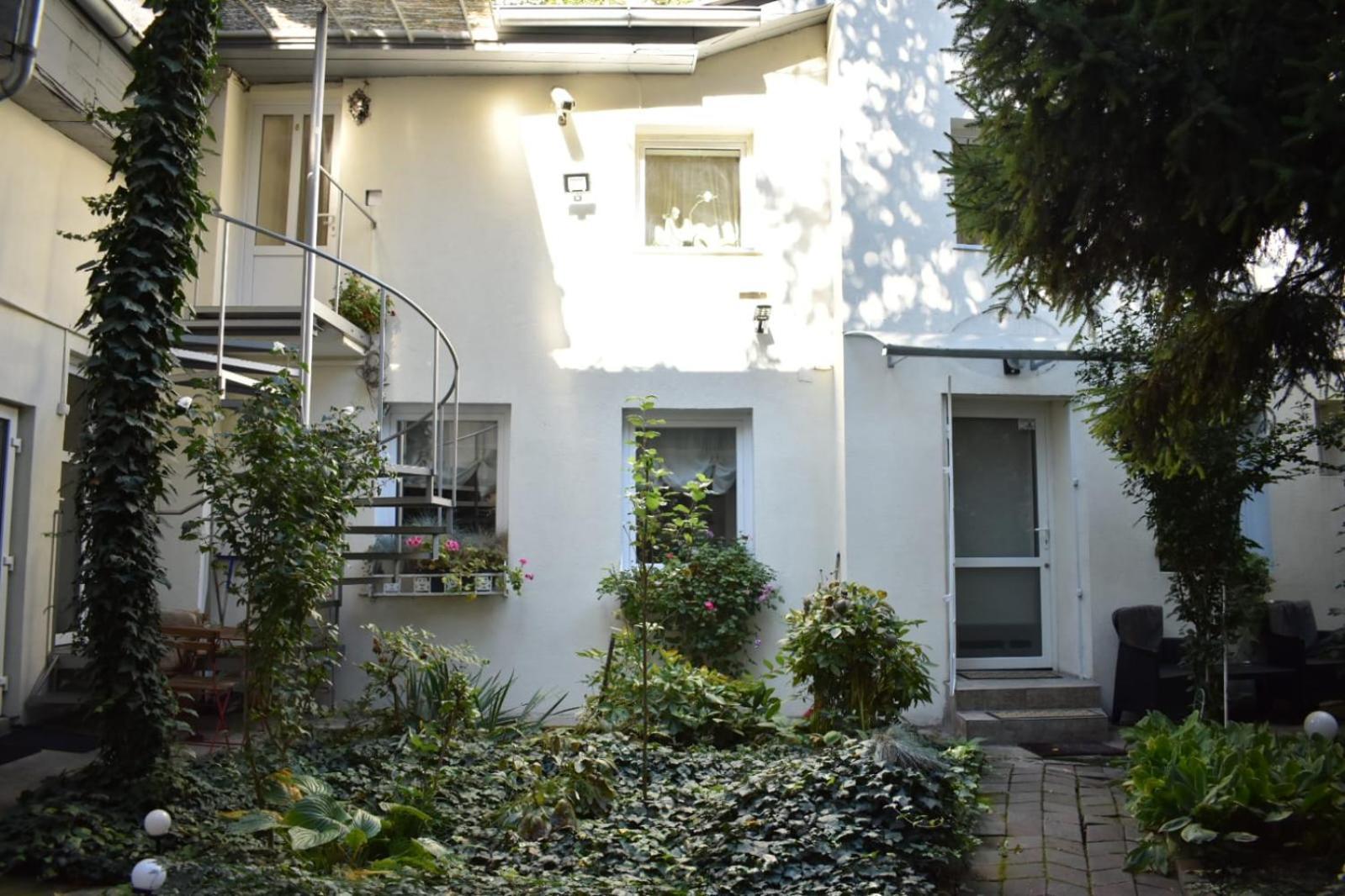 Anna'S Guesthouse Cluj-Napoca Ngoại thất bức ảnh